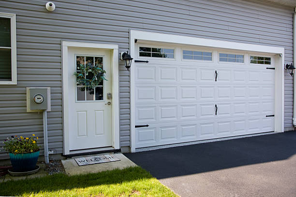 24/7 Emergency Garage Door Panel Replacement experts in Luxora, AR